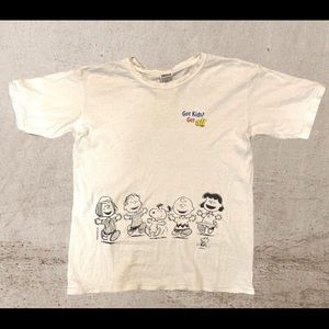 Vintage Peanuts t-shirt with Charlie and the gang